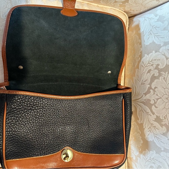 vintage black & tan Dooney & Bourke leather Crossbody bag. EUC - Picture 6 of 13